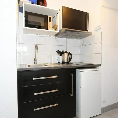 Avec Jardinet, Proche Thermes, Wi-fi, Clim - - Fr-1-553-120 شقة
