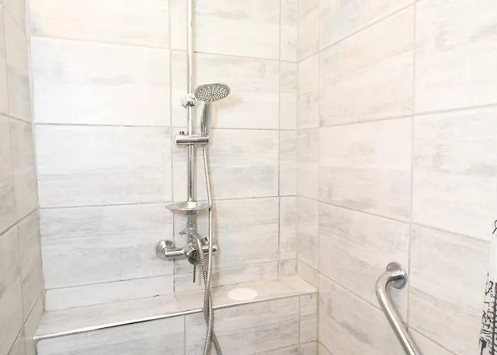 Avec Jardinet, Proche Thermes, Wi-fi, Clim - - Fr-1-553-120